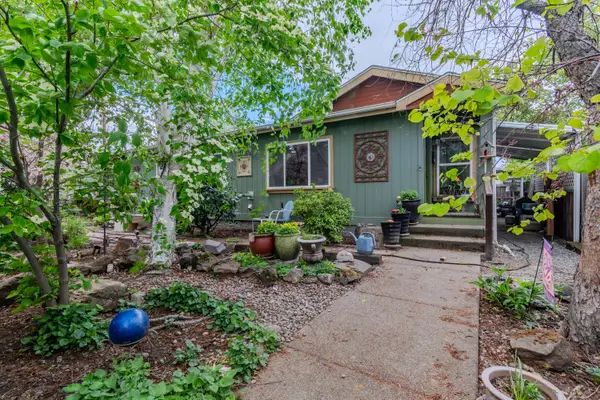 110 W 5th Street, Phoenix, OR 97535