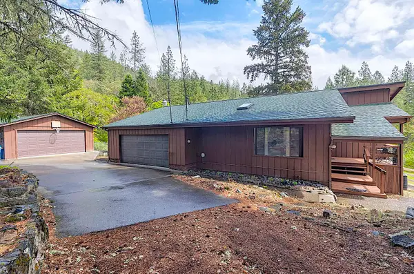 7310 N Applegate Road, Grants Pass, OR 97527