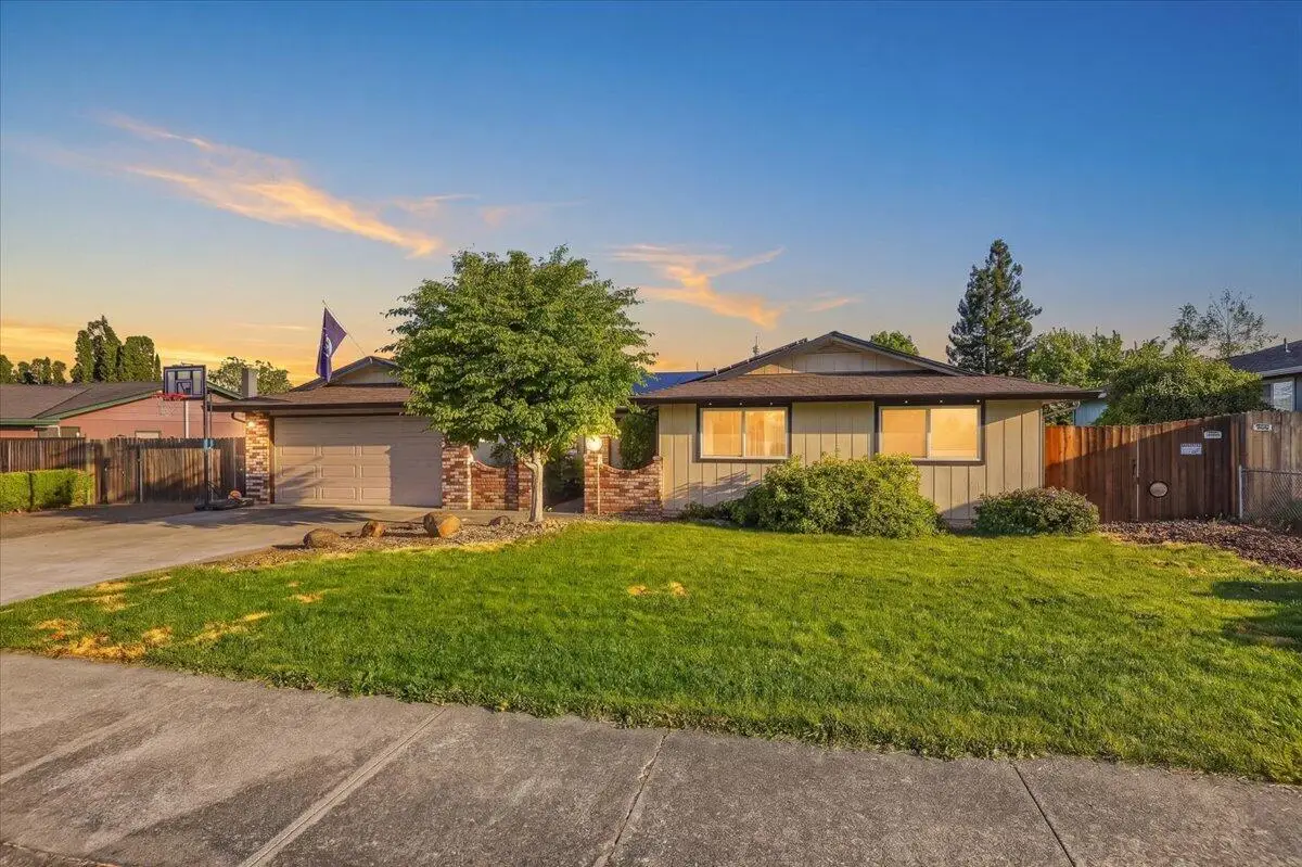 2573 Eaton Drive, Medford, OR 97504 - #1