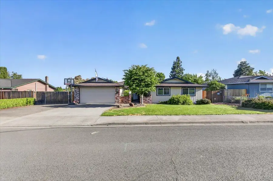 2573 Eaton Drive, Medford, OR 97504 - #3