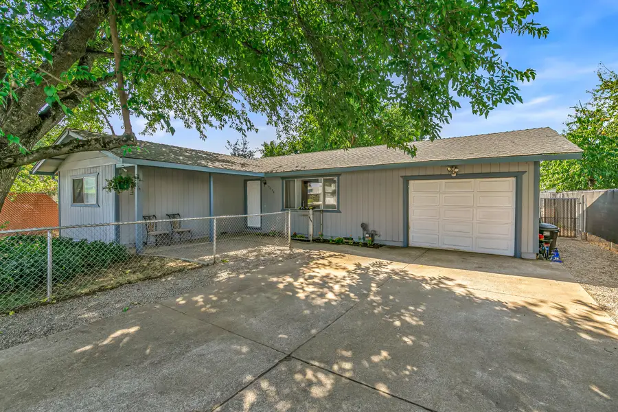 3026 Avenue G, White City, OR 97503 - #3