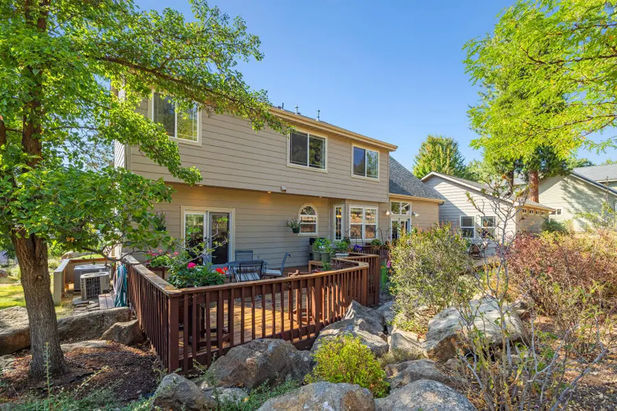 10831 Kestrel Road, Klamath Falls, OR 97601 - #3