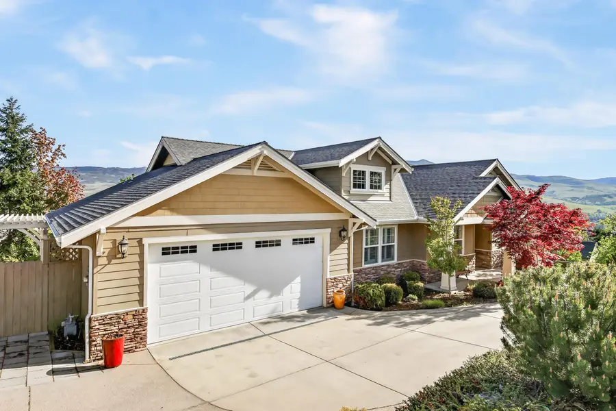 417 Tucker Street, Ashland, OR 97520 - #2