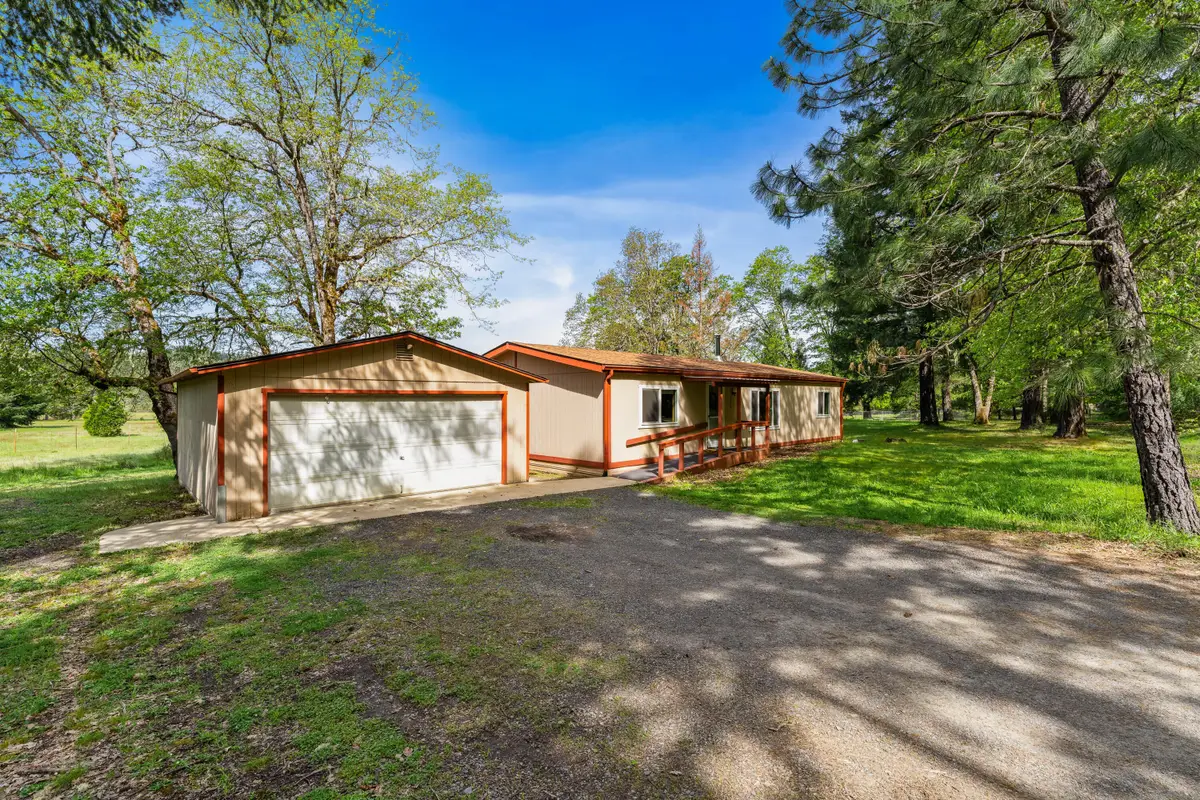 350 Queen Of Bronze Road, Cave Junction, OR 97523 - #1