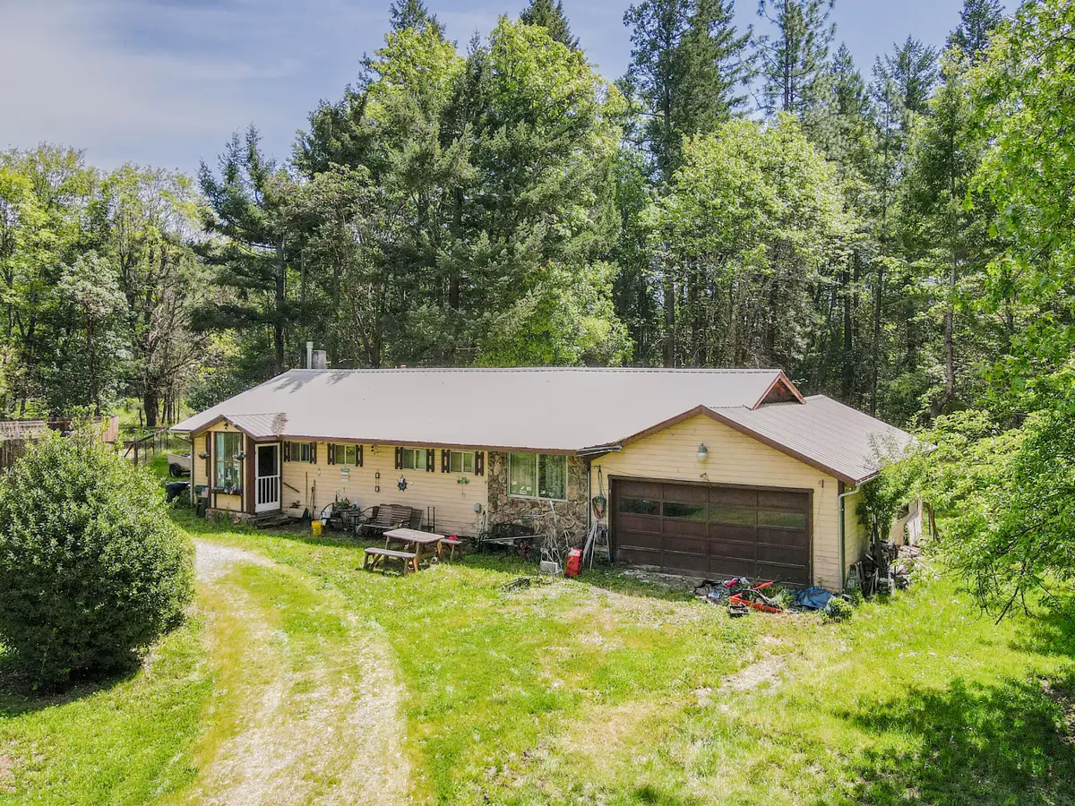 565 N Old Stage Road, Cave Junction, OR 97523 - #1
