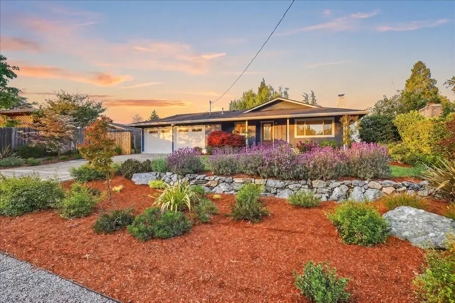 309 N Berkeley Way, Medford, OR 97504 - #2