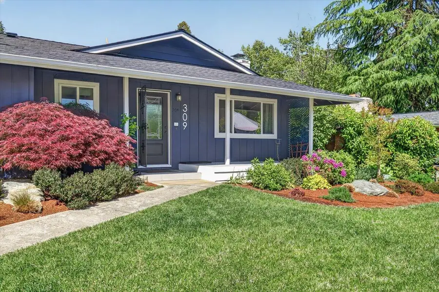 309 N Berkeley Way, Medford, OR 97504 - #3