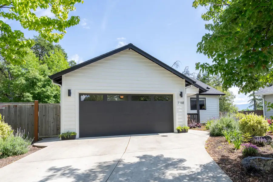 1168 NE Bonney Doon Lane, Grants Pass, OR 97526 - #2