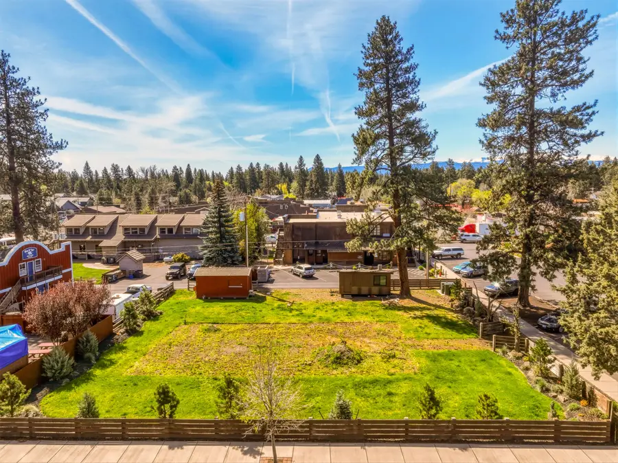 301 E Main Avenue, Sisters, OR 97759 - #2