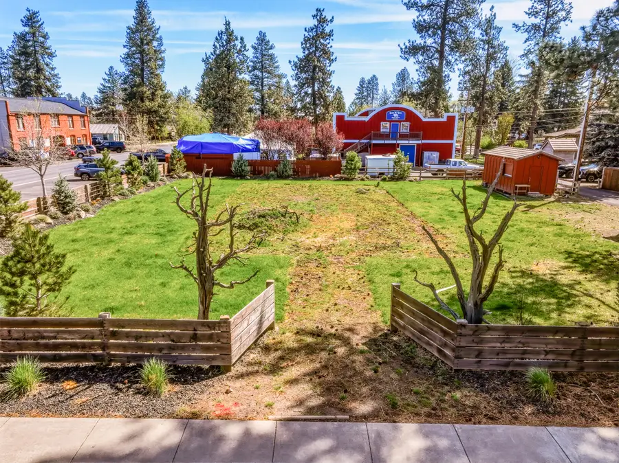 301 E Main Avenue, Sisters, OR 97759 - #3