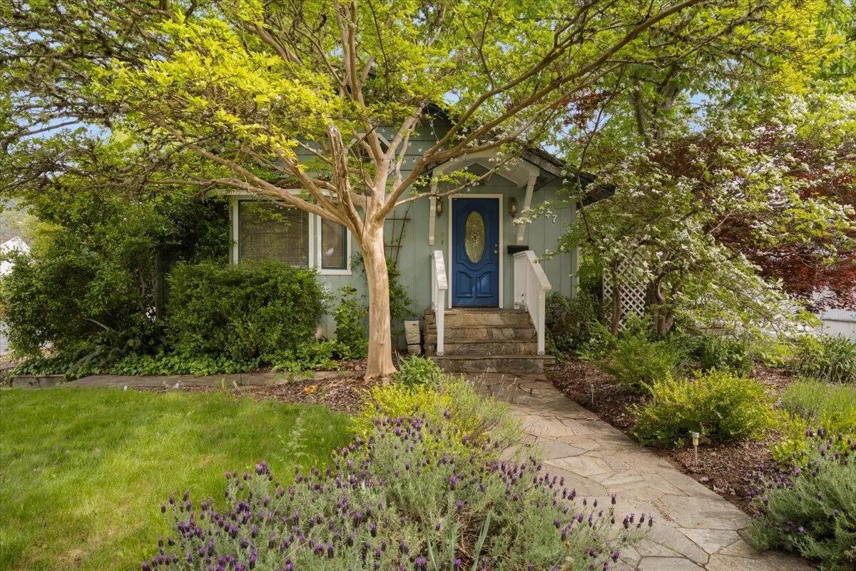 847 NW 5th Street, Grants Pass, OR 97526 - #1