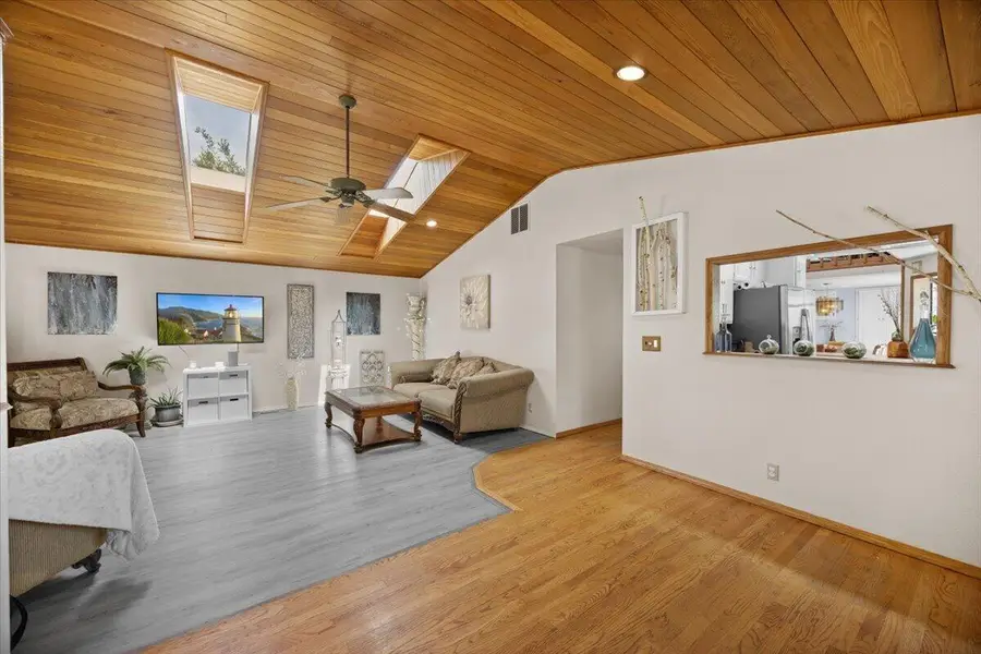 847 NW 5th Street, Grants Pass, OR 97526 - #2