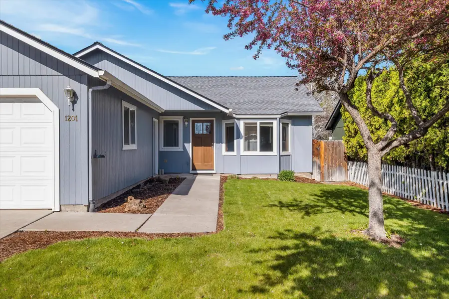 1201 SW 31st Street, Redmond, OR 97756 - #2
