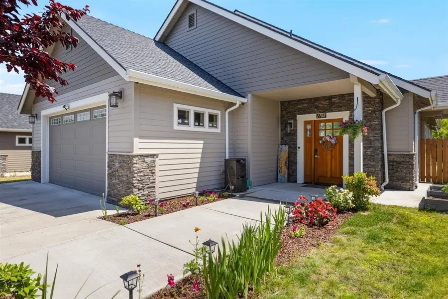 1788 Harbeck Road, Grants Pass, OR 97527 - #2