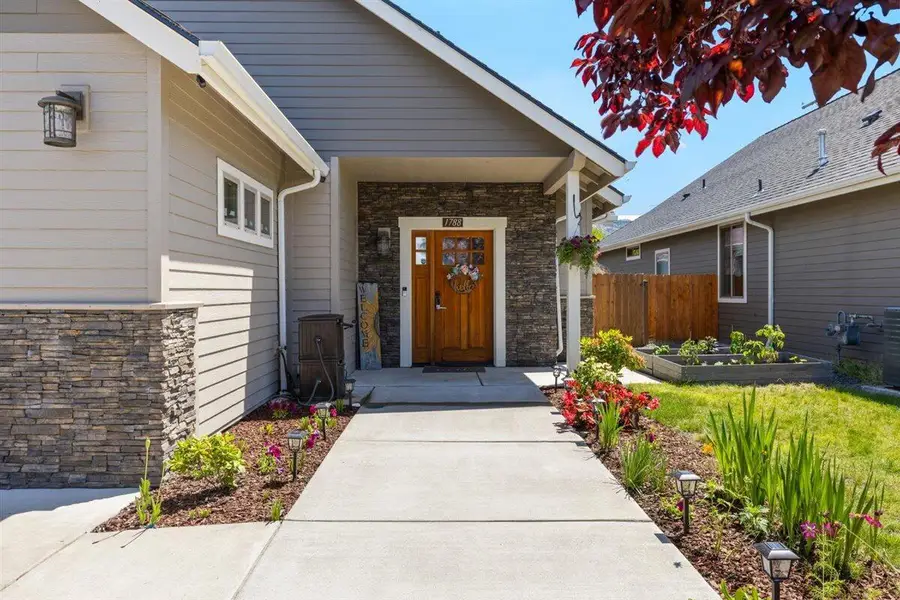 1788 Harbeck Road, Grants Pass, OR 97527 - #3
