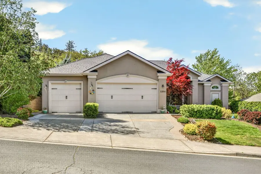 1284 Poppy Ridge Drive, Eagle Point, OR 97524 - #2