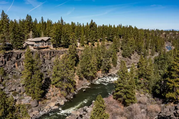 61015 River Bluff Trail, Bend, OR 97702