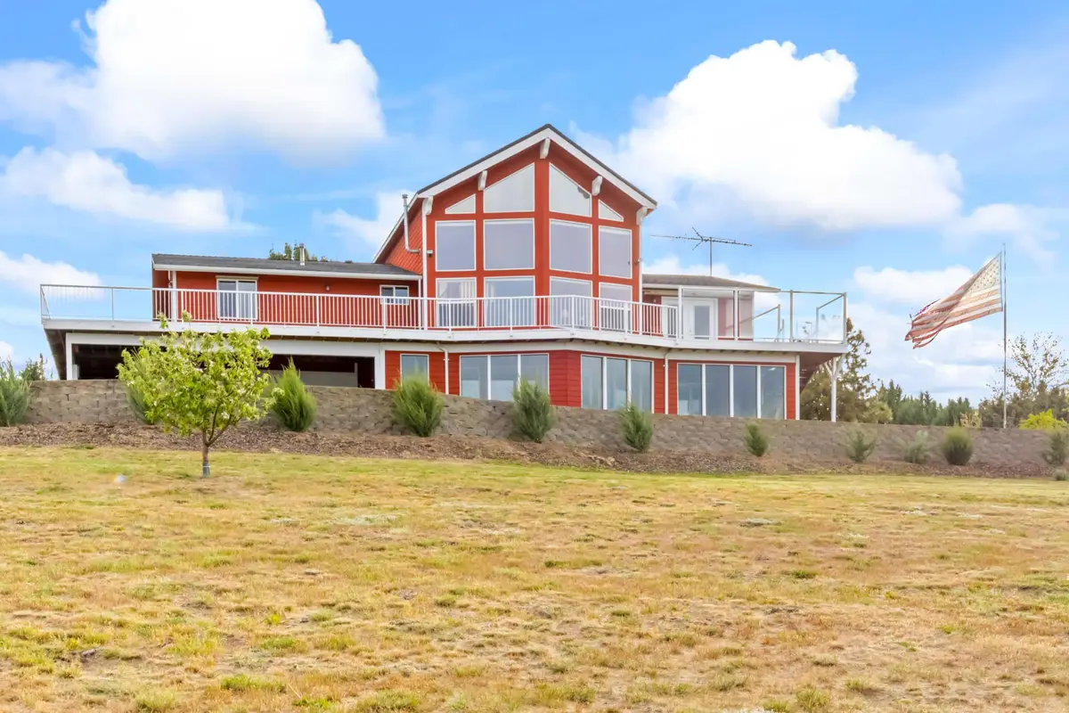 1803 NE Squire Drive, Madras, OR 97741 - #1