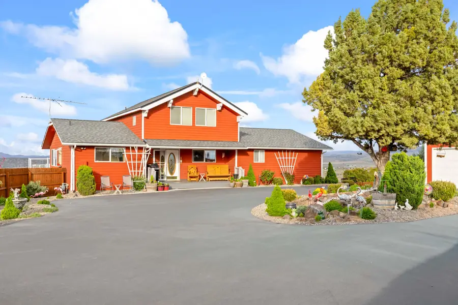 1803 NE Squire Drive, Madras, OR 97741 - #3