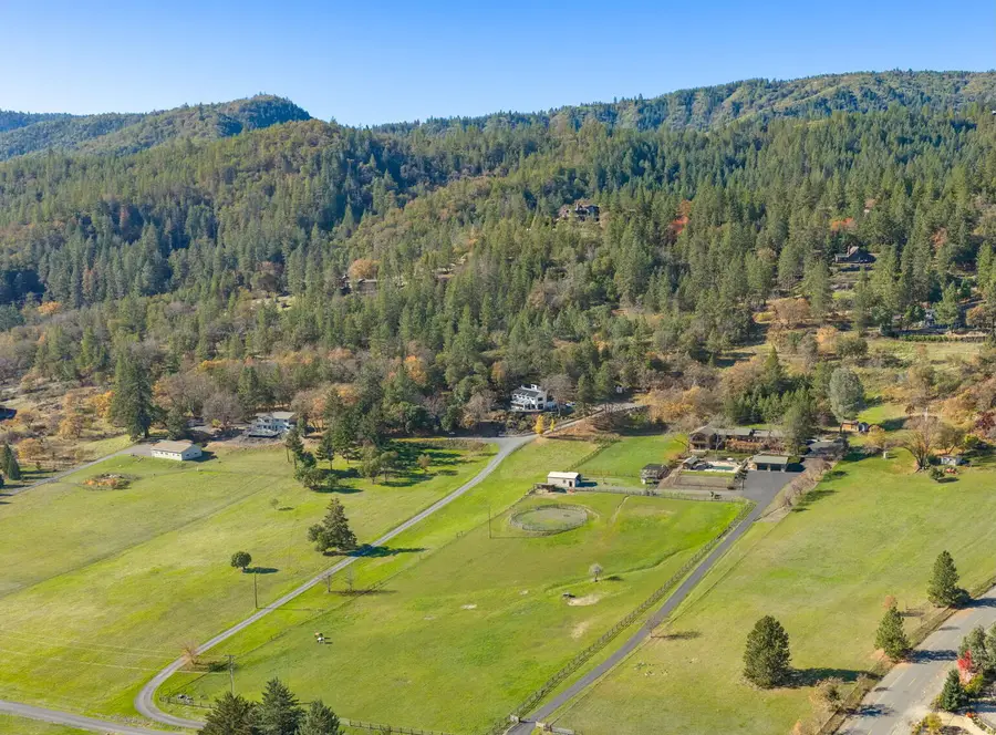 4275 Tami Lane, Medford, OR 97502 - #3