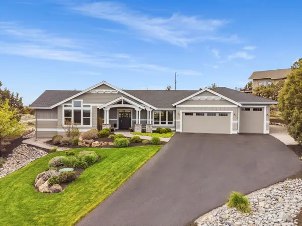 2265 Crossbill Court, Redmond, OR 97756