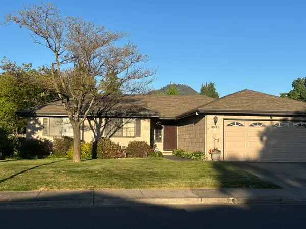 3090 Cheltenham Way, Medford, OR 97504