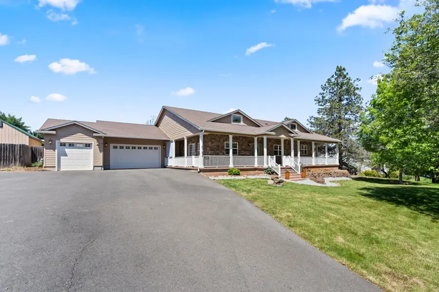 6783 Rogue River Drive, Shady Cove, OR 97539 - #3