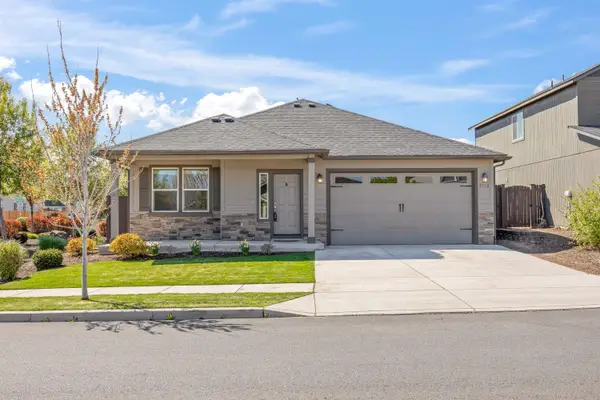 2510 NW Hemlock Way, Redmond, OR 97756