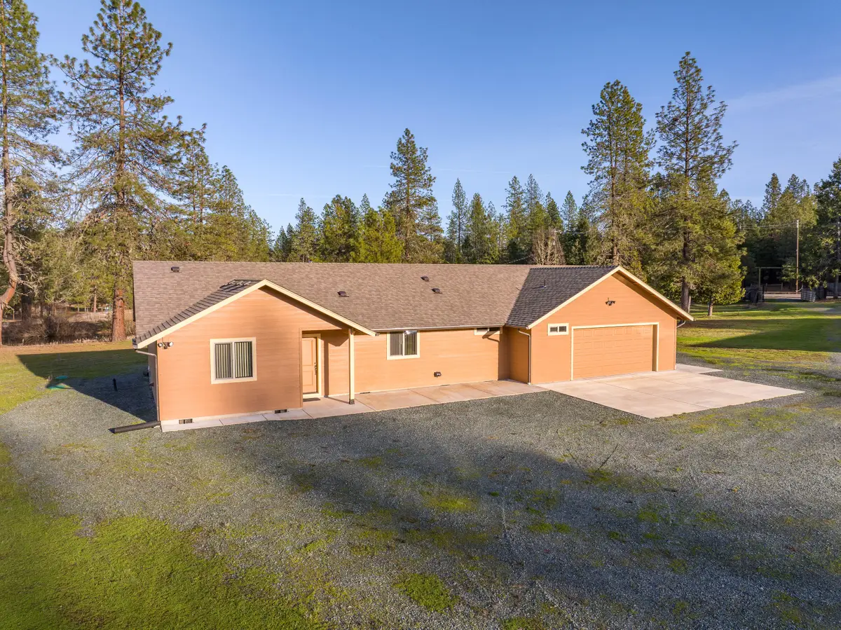 2410 Robertson Bridge Road, Grants Pass, OR 97526 - #1