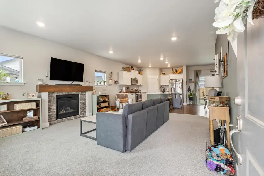 3400 NW 11th Court, Redmond, OR 97756 - #3