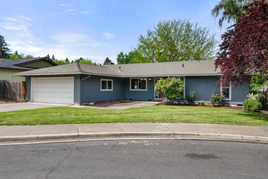 567 N Stoneham, Medford, OR 97504 - #3