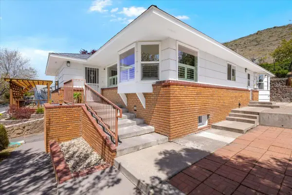 1103 Newcastle Avenue, Klamath Falls, OR 97601