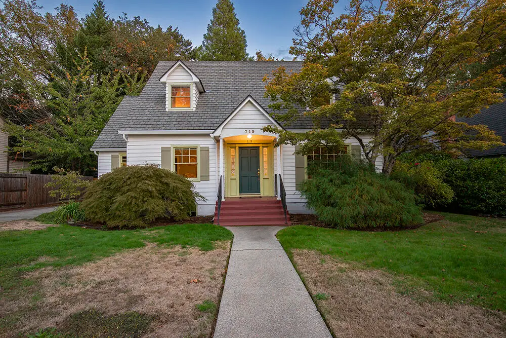 719 NW 3rd Street, Grants Pass, OR 97526 - #1