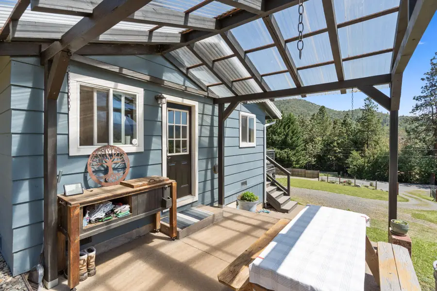 621 Sardine Creek Road, Gold Hill, OR 97525 - #3