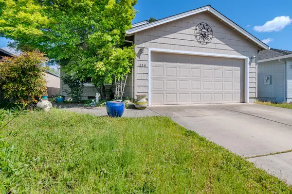 436 St Clair Way, Eagle Point, OR 97524