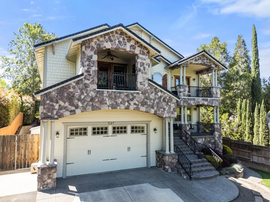 597 Pierce Road, Medford, OR 97504 - #3