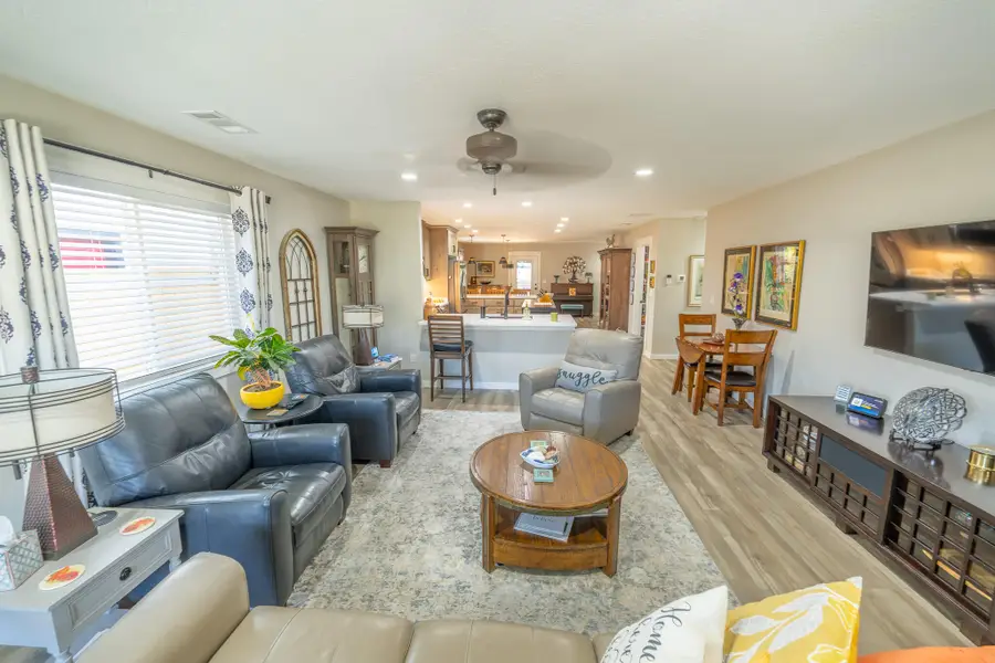 251 Christopher Way, Talent, OR 97540 - #2
