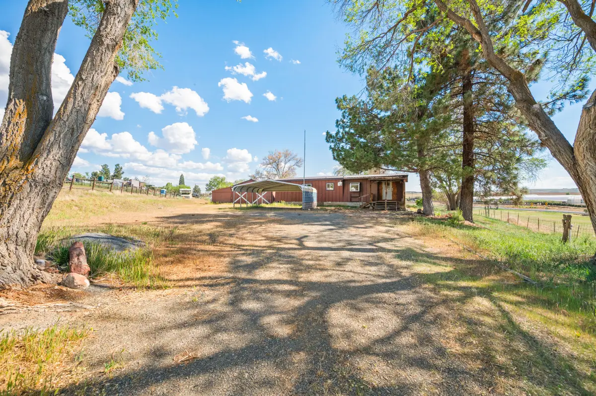 133 SW Tompsett Street, Madras, OR 97741 - #1