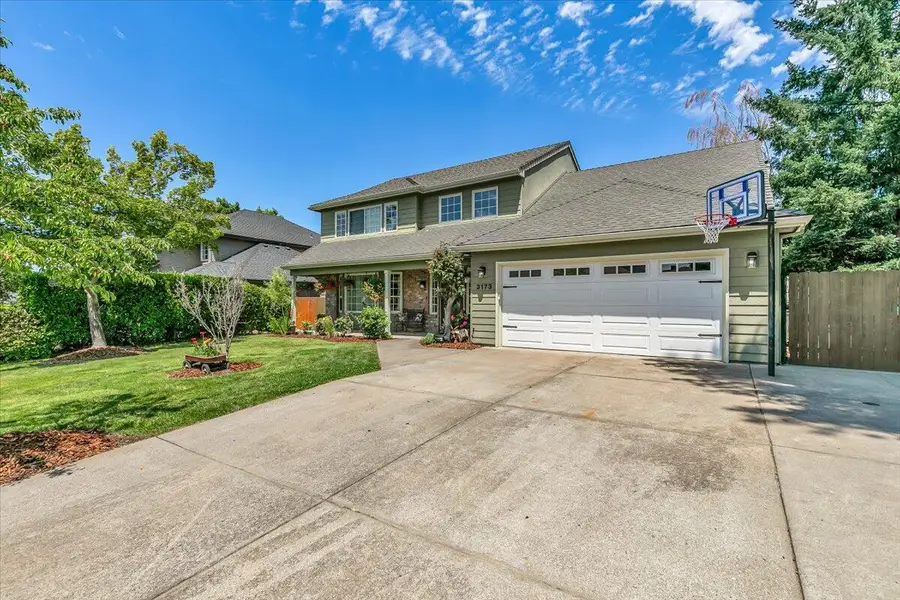 3173 Sycamore Way, Medford, OR 97504 - #2