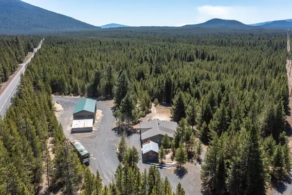 18142 Highway 58, Crescent Lake, OR 97733