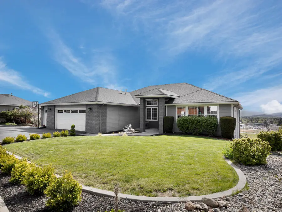 2212 Kimberly Drive, Klamath Falls, OR 97603 - #2
