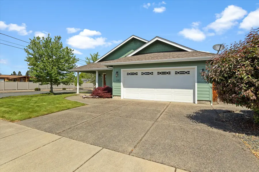 102 SW Pintail Court, Grants Pass, OR 97527 - #3
