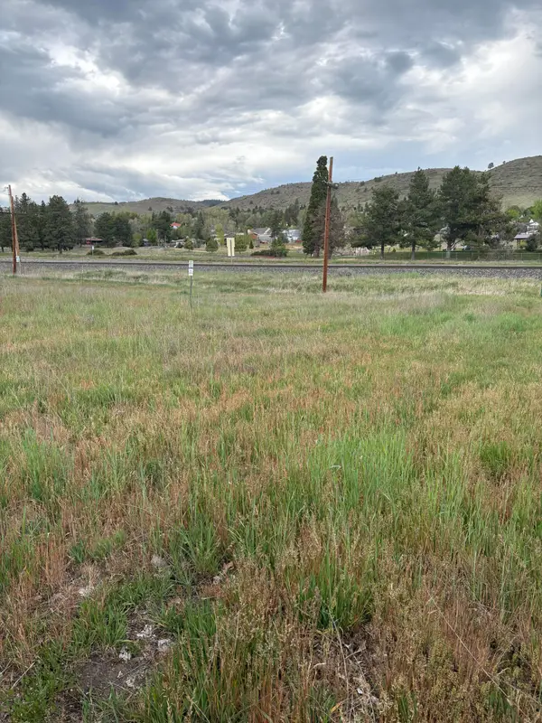 0 Crescent Avenue #Lot 7, Klamath Falls, OR 97601