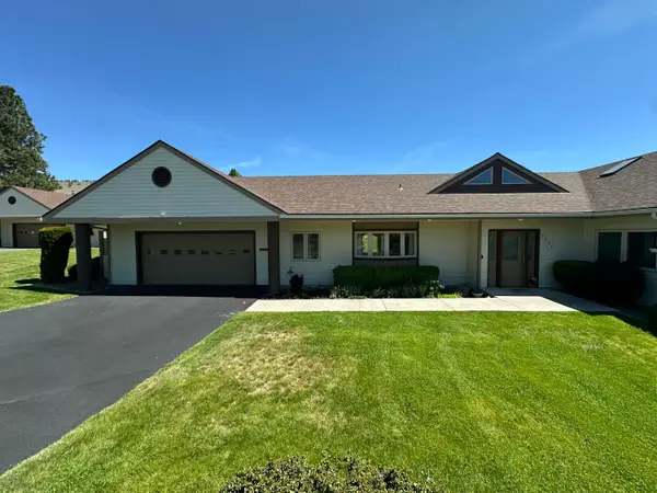 9227 St Andrews Circle, Klamath Falls, OR 97603
