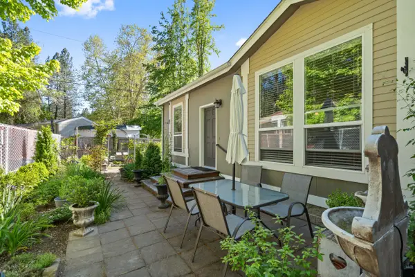 594 Detrick Drive #Space 2, Grants Pass, OR 97527