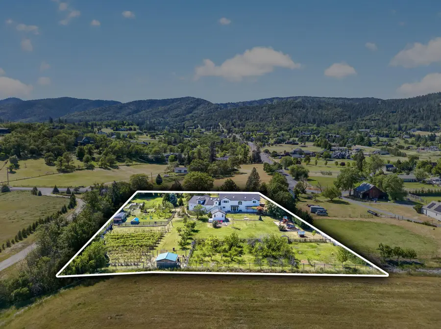 670 Old Stage Road, Medford, OR 97502 - #2