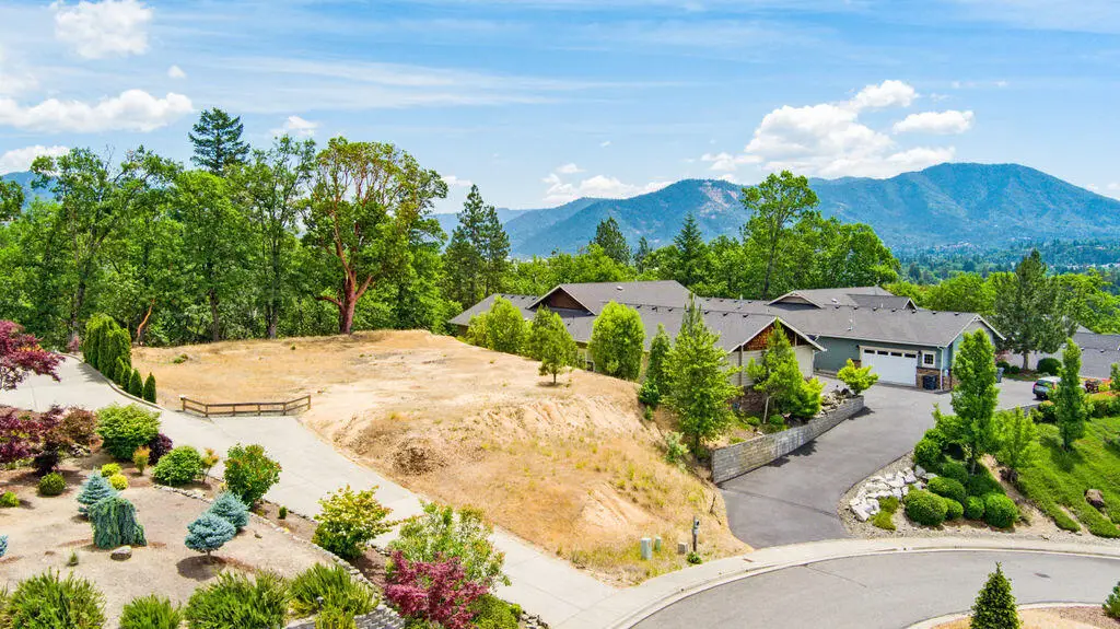 166 NW Native Run Loop, Grants Pass, OR 97526 - #1