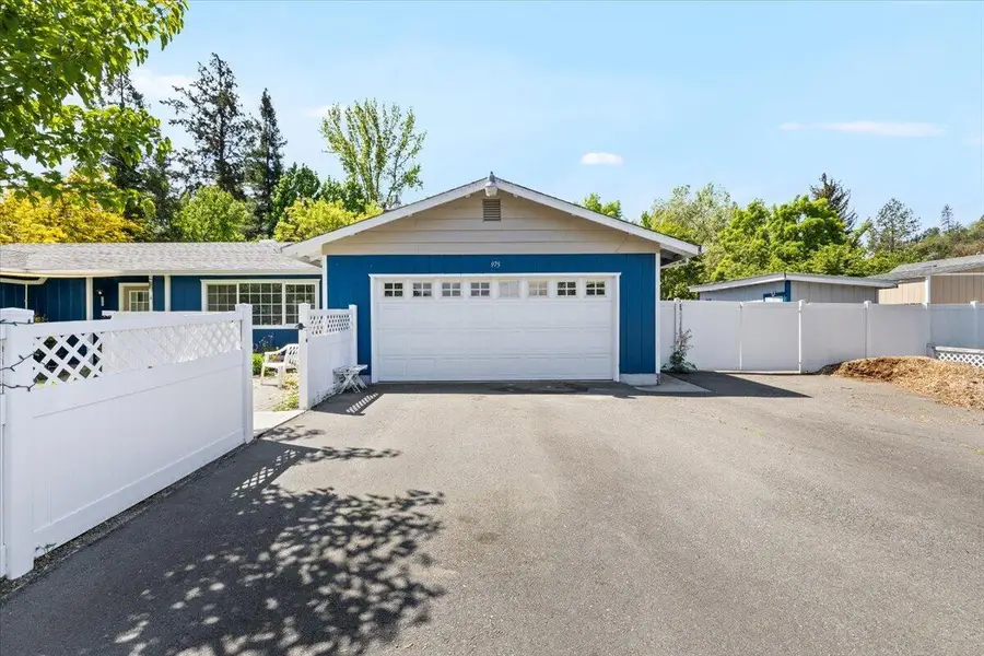975 Fruitdale, Grants Pass, OR 97527 - #2