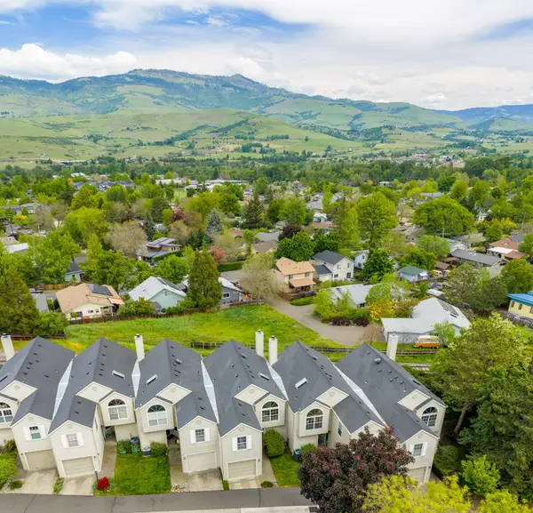 366 Glenn Street, Ashland, OR 97520
