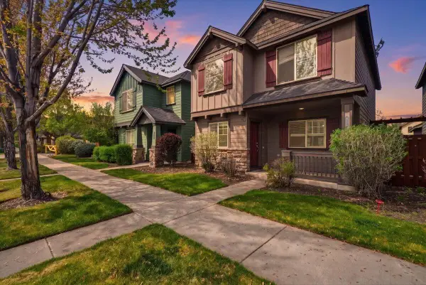 437 NW 27th Street, Redmond, OR 97756